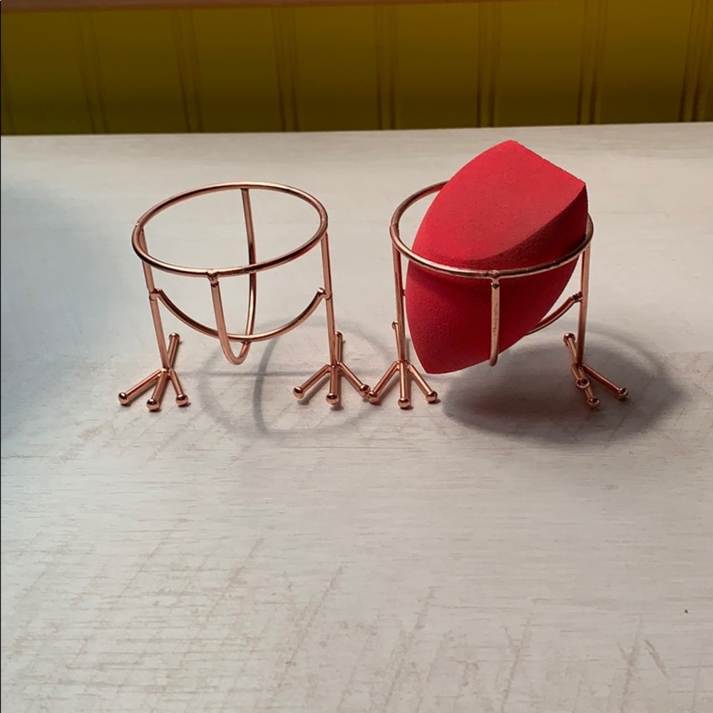 Beauty Blender Holders (sponge not included)